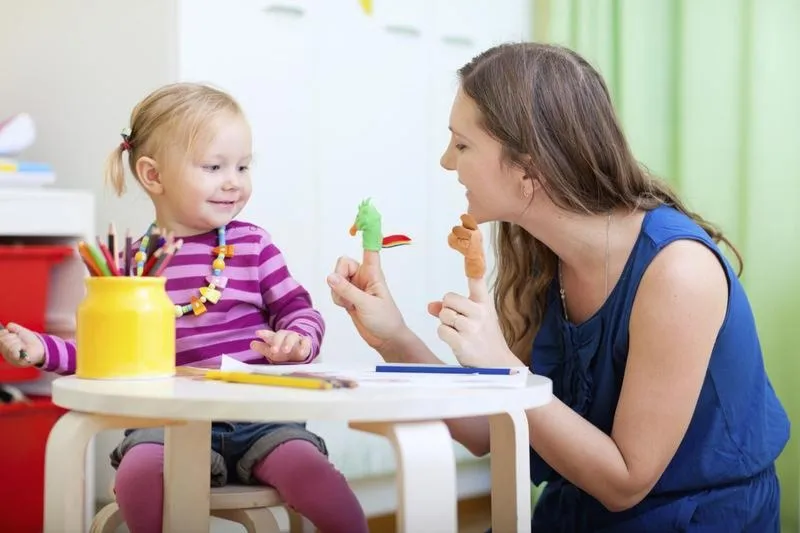 Zwolnienie na opiekę nad dzieckiem — kto płaci za czas nieobecności?
